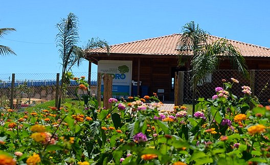 Foto da fachada do Centro de Educação Ambiental de Rio das Ostras