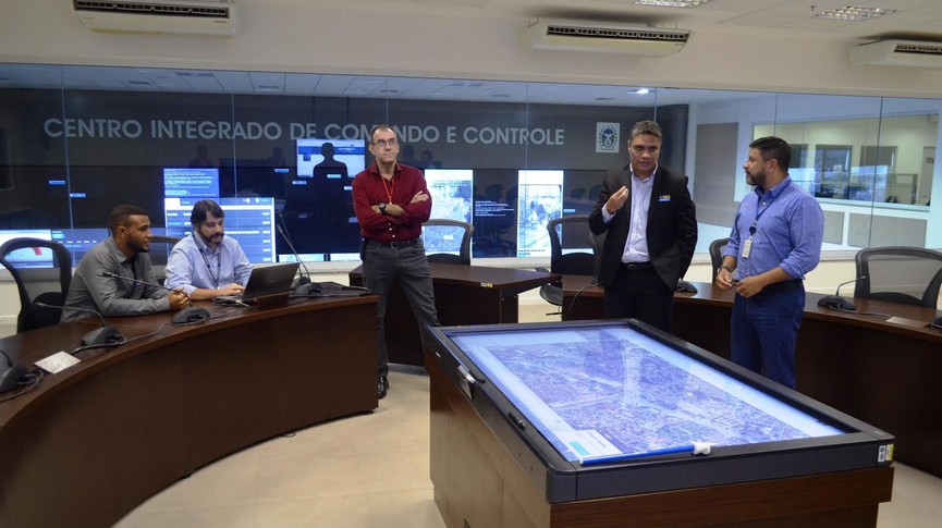 Foto durante a visita ao CICC