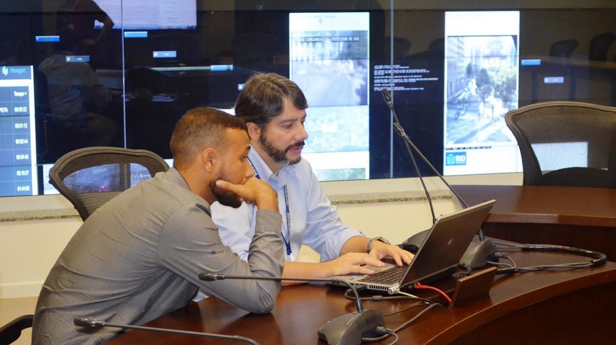 Foto durante a visita ao CICC