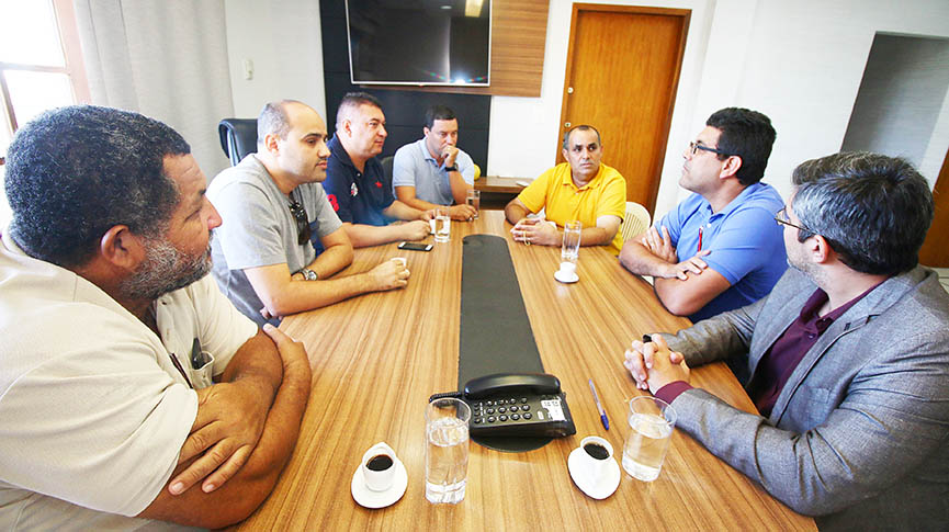 Reunião entre representantes do município e do INSS