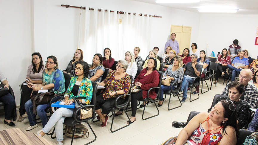Reunião de segurança nas escolas