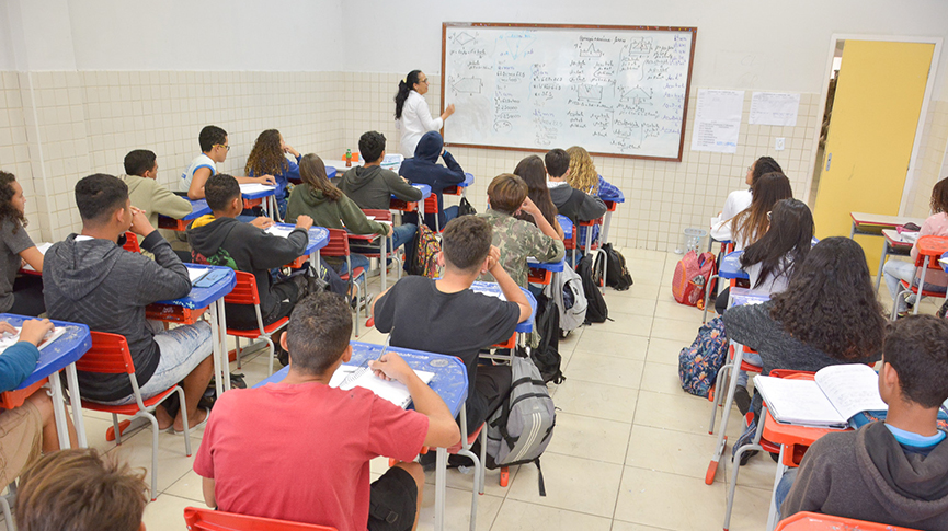 Professora em sala de aula