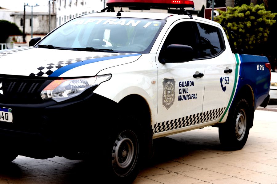 Viatura da Guarda Civil parada