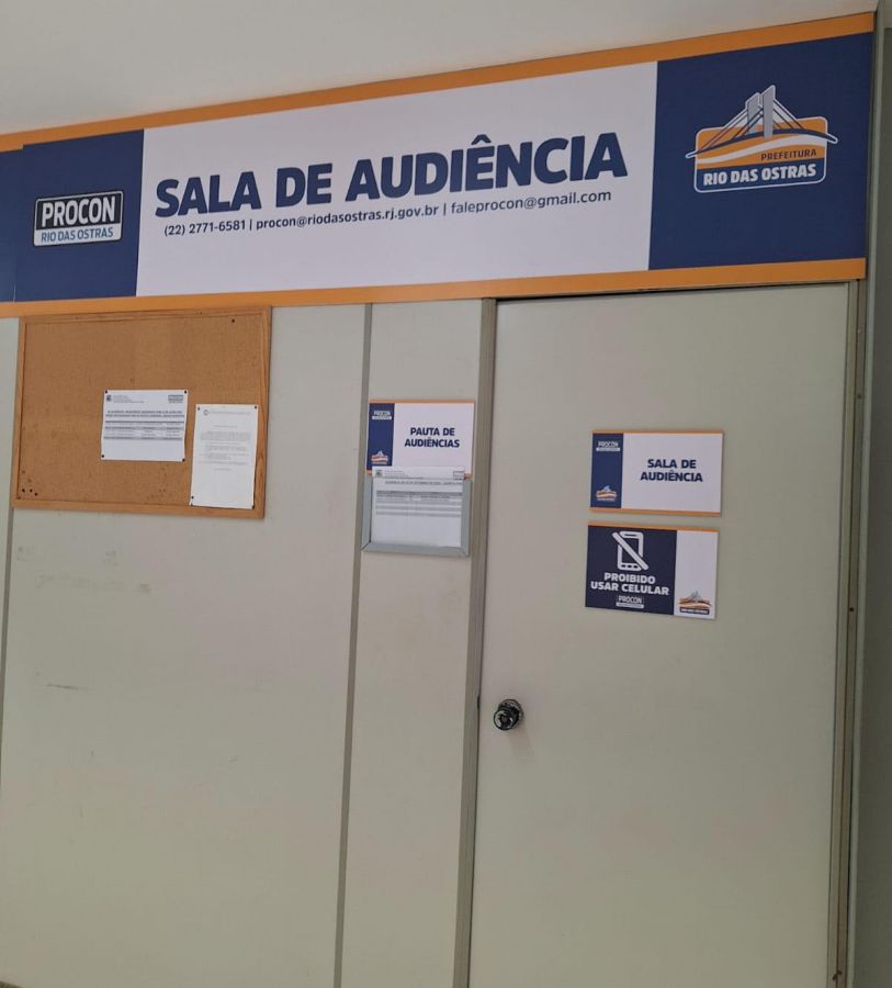 Foto da sala de audiência do Procon