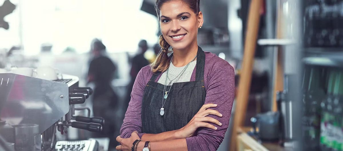 Foto em close de um aperto de mãos