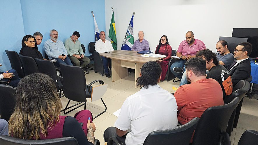 Representantes da Prefeitura e do Sepe se reúnem na Secretaria de Educação