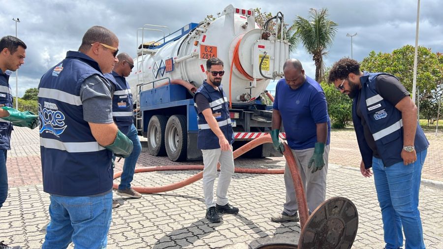 SAAE fiscaliza ligações irregulares de esgoto em torno da Lagoa de Iriry