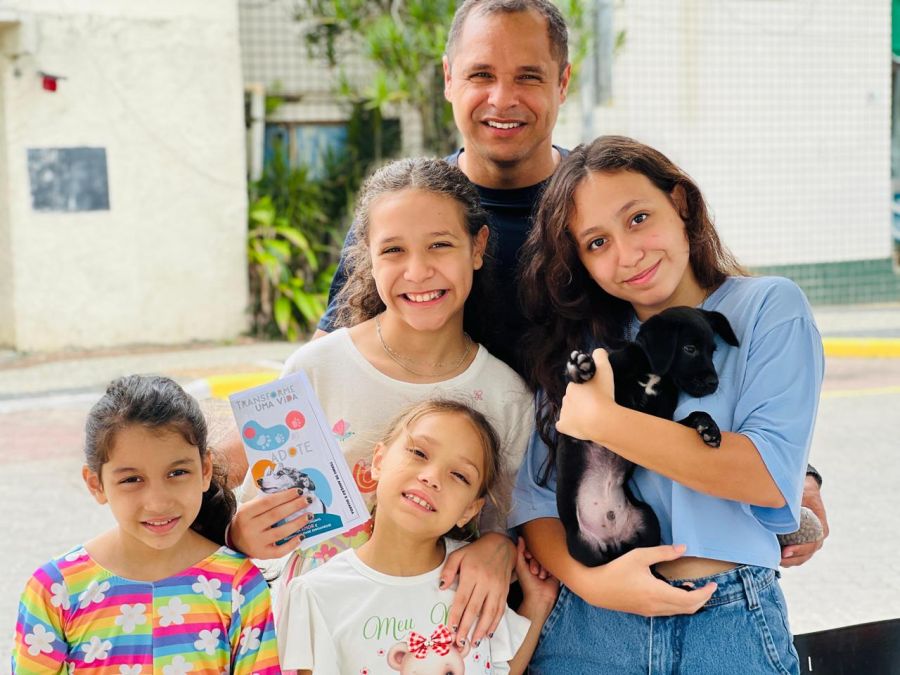 Feira de Adoção garante novos lares para cães e gatos
