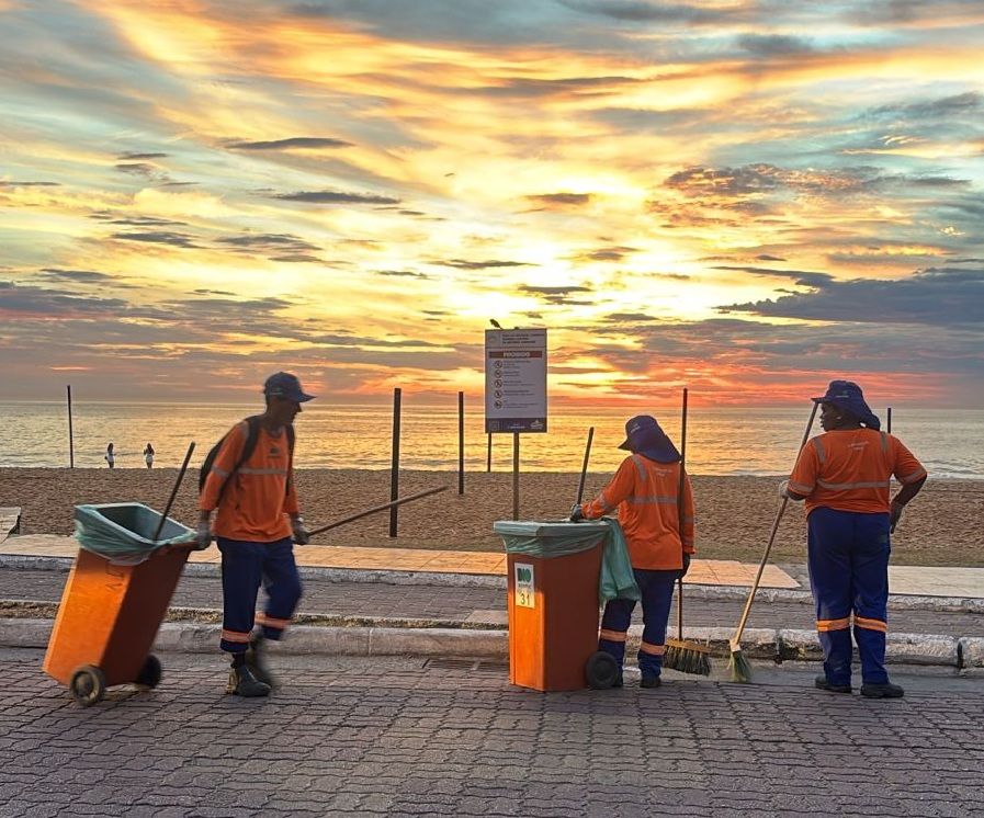 Reforço na limpeza garante cidade mais limpa no Réveillon