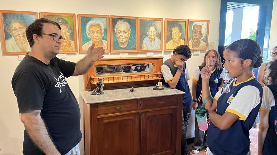 Casa de Cultura recebe visita de alunos da Rede Municipal Casa de Cultura recebe visita de alunos da Rede Municipal