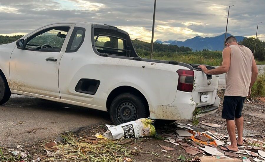 Guarda Ambiental flagra descarte irregular e apreende veículo