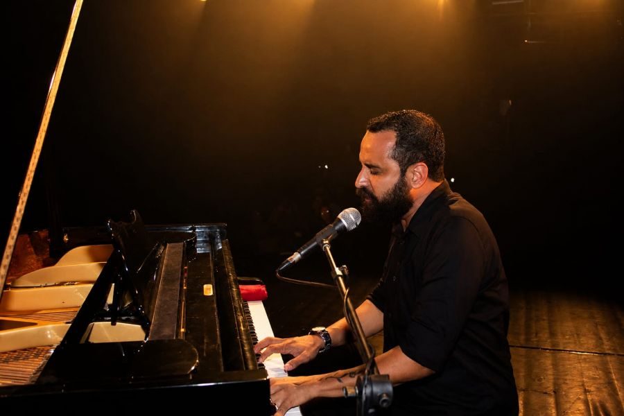 Teatro Joel Barcellos recebe Tributo a Guilherme Arantes Teatro Joel Barcellos recebe Tributo a Guilherme Arantes