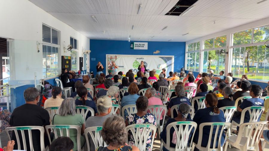 Procon faz ação de conscientização sobre golpes digitais contra idosos Procon faz ação de conscientização sobre golpes digitais contra idosos