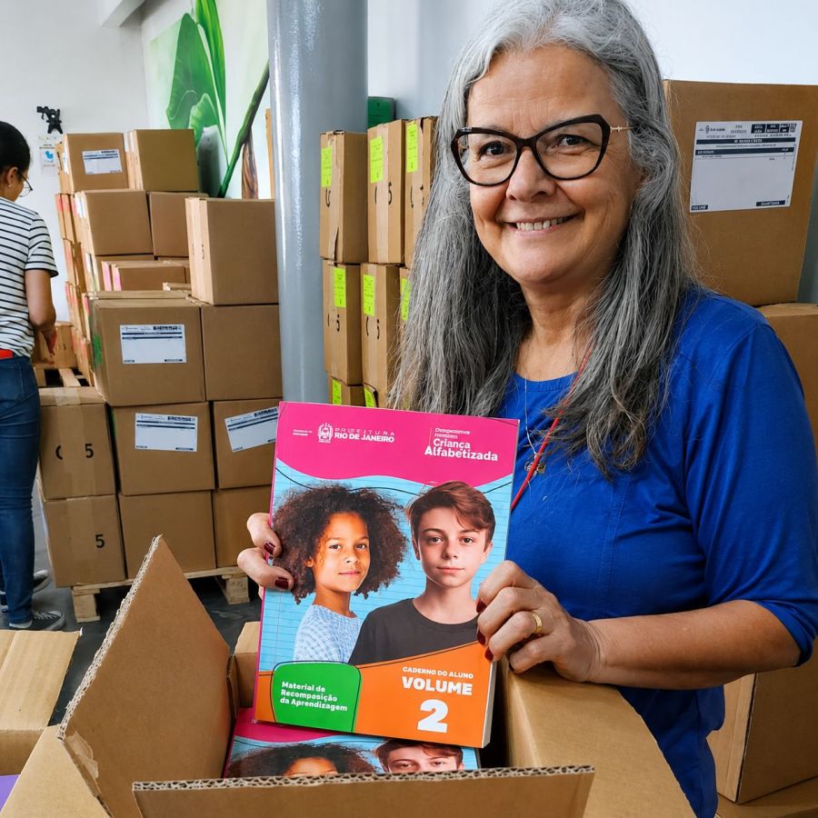 Rio das Ostras recebe livros para recomposição de aprendizagens Rio das Ostras recebe livros para recomposição de aprendizagens