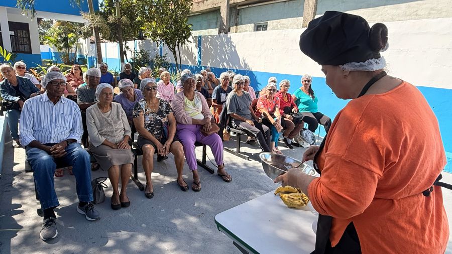 Casa do Idoso recebe primeira aula do projeto Temperoterapia