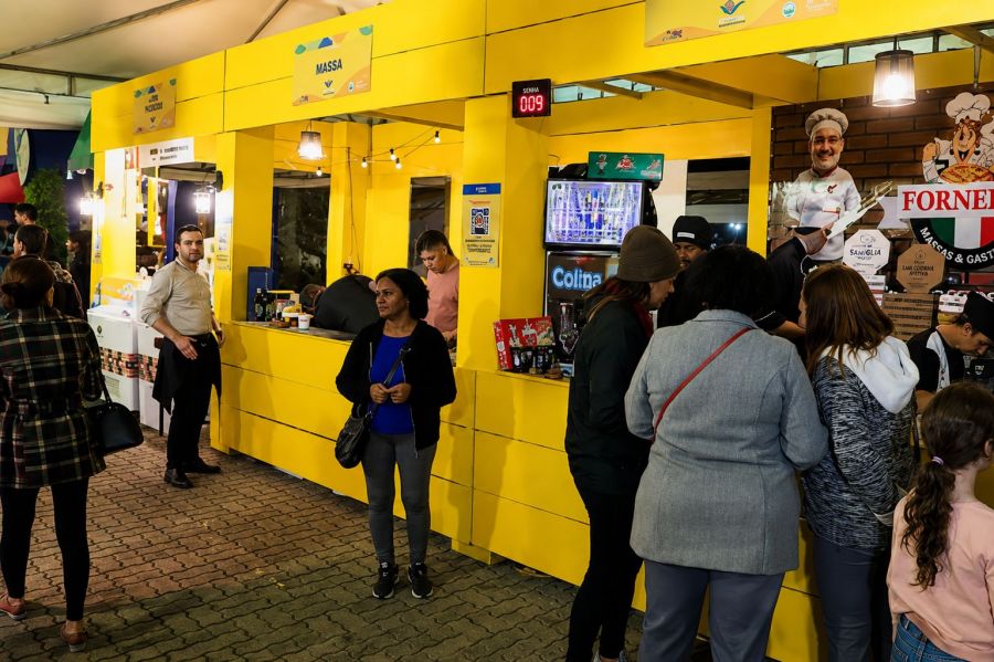 Publico no Festival Gastronomico de Rio das Ostras