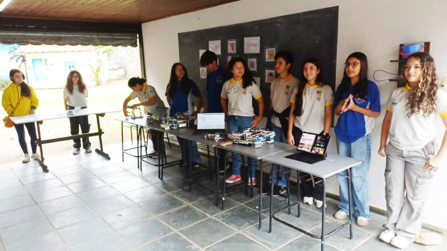 Escolas levam à Casa de Cultura tecnologia inovadora