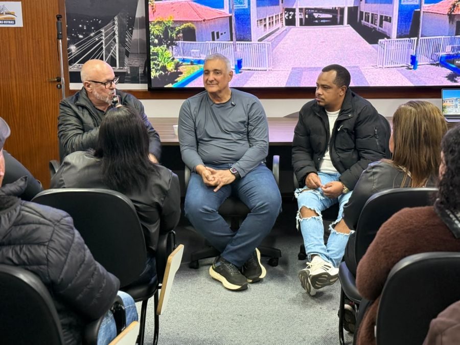Prefeitura recebe Associação de Trabalhadores Informais