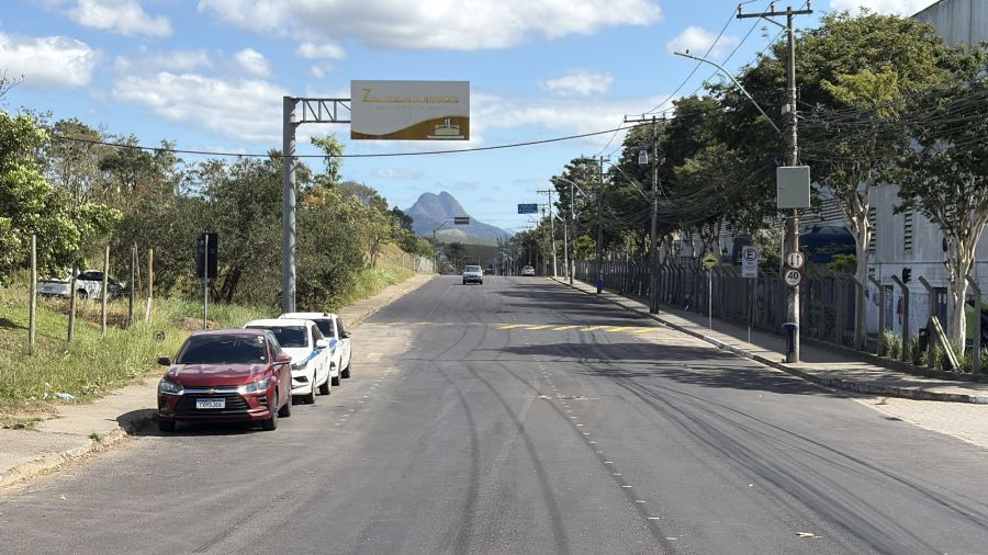 Município reforça manutenção da sinalização viária Município reforça manutenção da sinalização viária