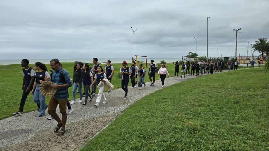 Estudantes conhecem história e natureza em Walking Tour