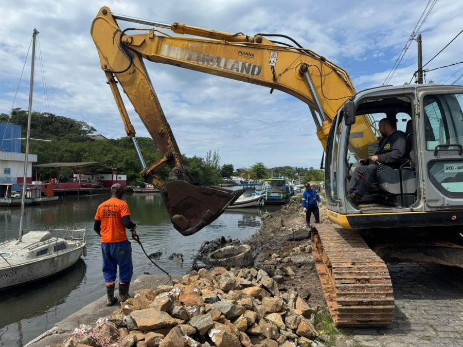 Rio das Ostras inicia obras emergenciais na Boca da Barra Rio das Ostras inicia obras emergenciais na Boca da Barra